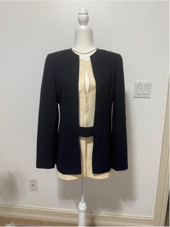 Valentino Jackets & Blazers - Valentino Navy & Beige Blazer Jacket Large, zipper closure, hand sewn couture